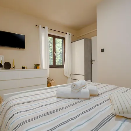 Adelia Mit Pool, Grill Und Terrasse Apartment