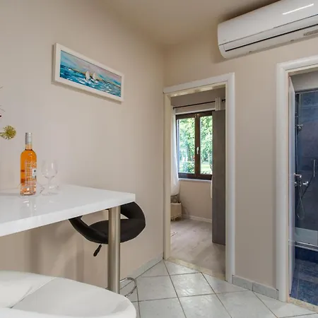 Adelia Mit Pool, Grill Und Terrasse Apartment *
