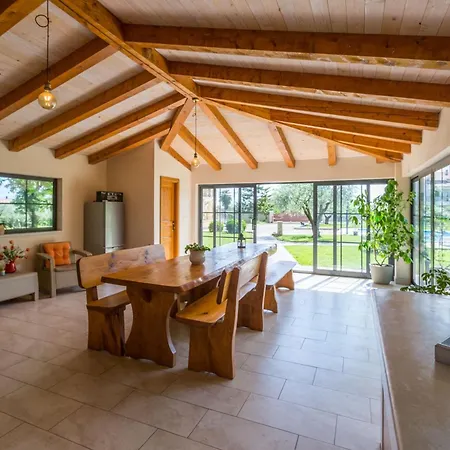 Adelia Mit Pool, Grill Und Terrasse