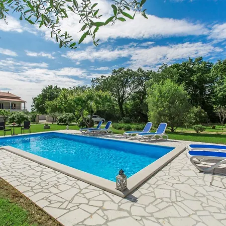 Adelia Mit Pool, Grill Und Terrasse Apartment