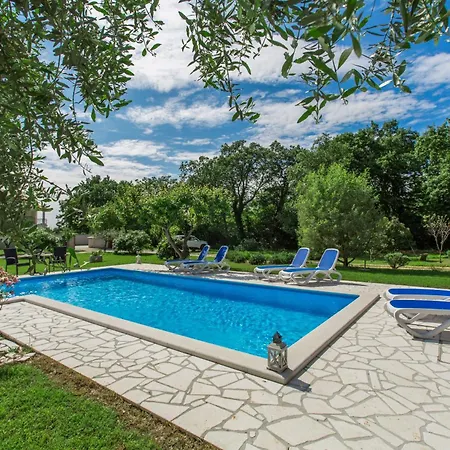 Adelia Mit Pool, Grill Und Terrasse